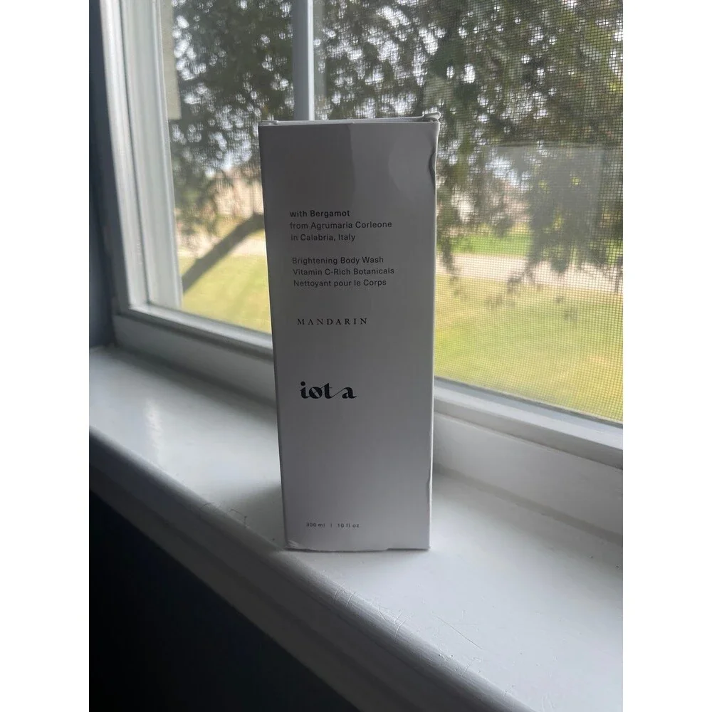 Iota Brightening Body Wash Mandarin Vitamin C-Rich Botanicals 300ml NWT